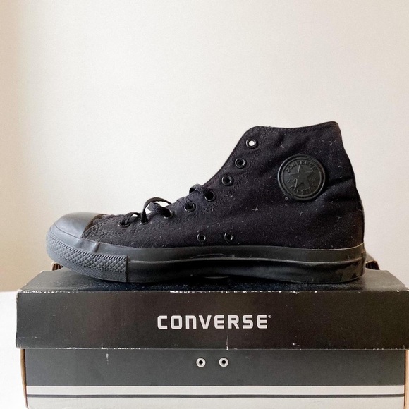 Black Converse - Picture 1 of 4